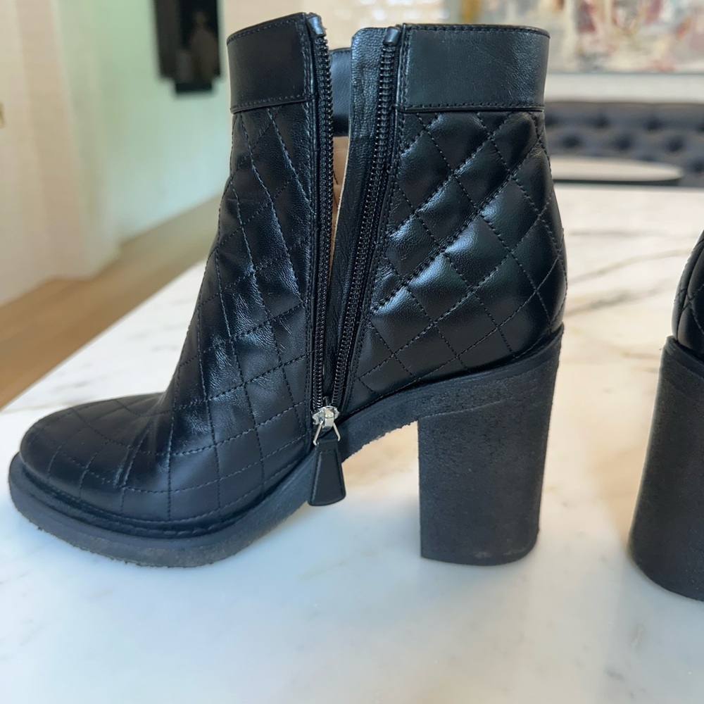 Chanel black short boots lambskin - Picture 8 of 11
